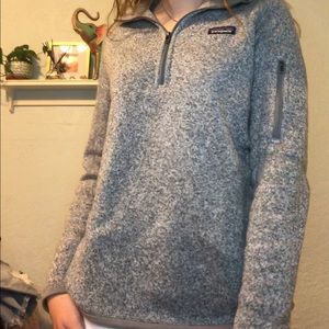 grey patagonia sweatshirt